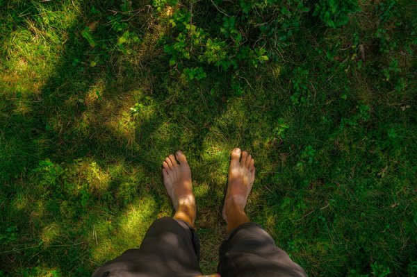 Les secrets du earthing pour améliorer votre bien-être